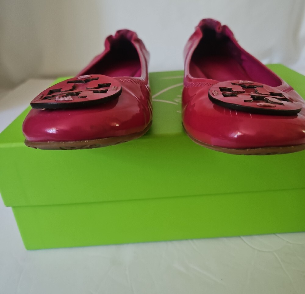 Patent Leather Women's Ballet Flats in Fuchsia, 7.5 - Picture 2 of 10